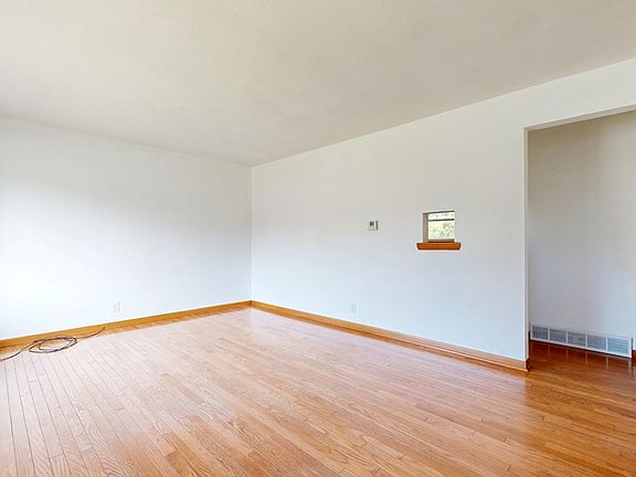 3rd image of 313 Dale Ave