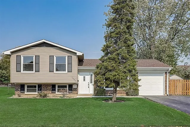 1007 Hastings Ln photo 1