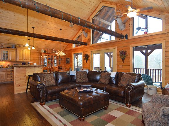 Soaring vaulted ceiling