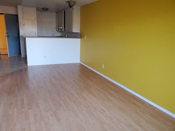 4th image of 719 E Acacia Ave APT 310