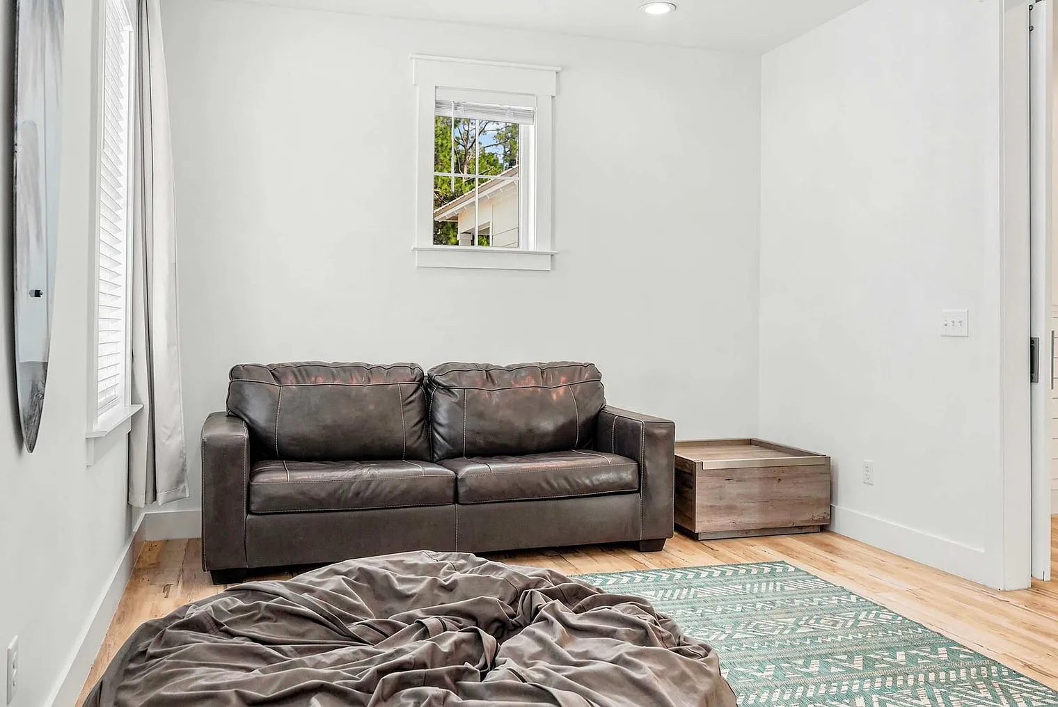 5 bed, 4.0 bath, $15,490 — Photo 4