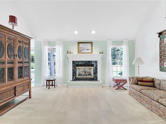5th image of 106 Hampshire Dr