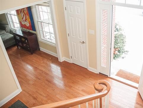 123 Bridle Trail Entry