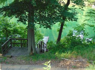 312 Lakeshore Dr, Mammoth Cave, KY 42259