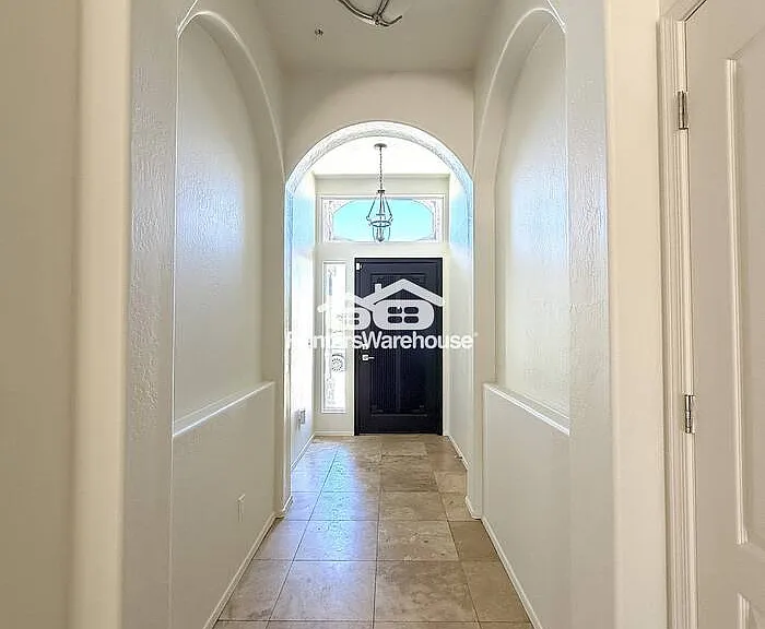 8757 E Avalon Dr — Photo 4