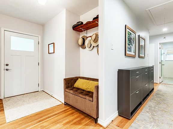 4th image of 6221 Berryhill St