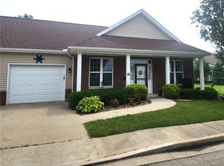8 Courtyard Blvd, Sullivan, IL 61951