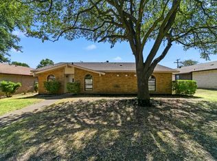 7120 Chinaberry Rd, Dallas, TX 75249