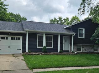 3201 Westmar Dr, Bettendorf, IA