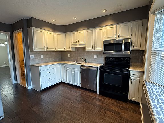 2nd image of 372 Monaco Ln #372