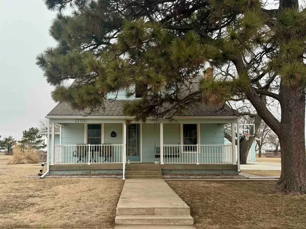 1701 Sarratov St, Pfeifer, KS 67660