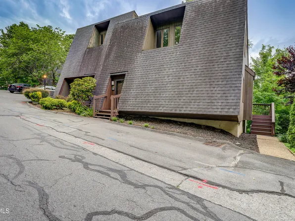 310 Hickory Blf, Johnson City, TN 37601