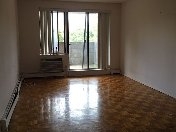 3rd image of 14074 34th Ave APT 005B