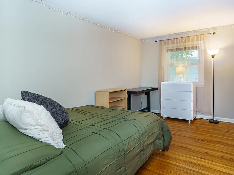 15 16th Ave N #1 — Photo 16