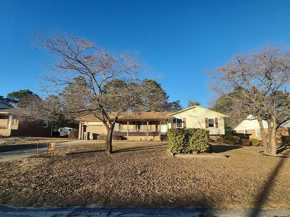 3728 Masters Dr, Hope Mills, NC 28348