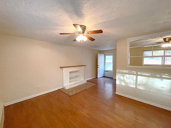 4th image of 405 Clubhouse Dr