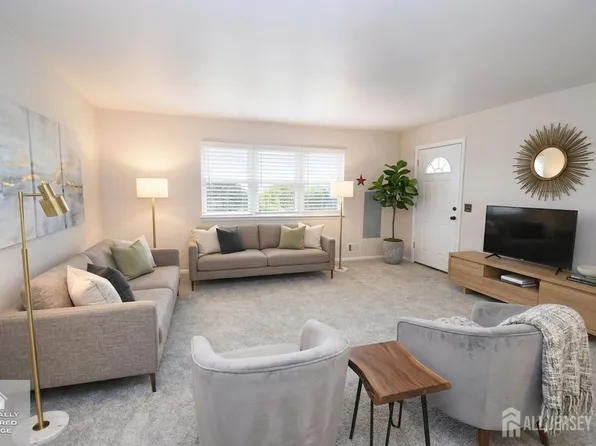 1D Alabama Ct #D, Matawan, NJ 07747