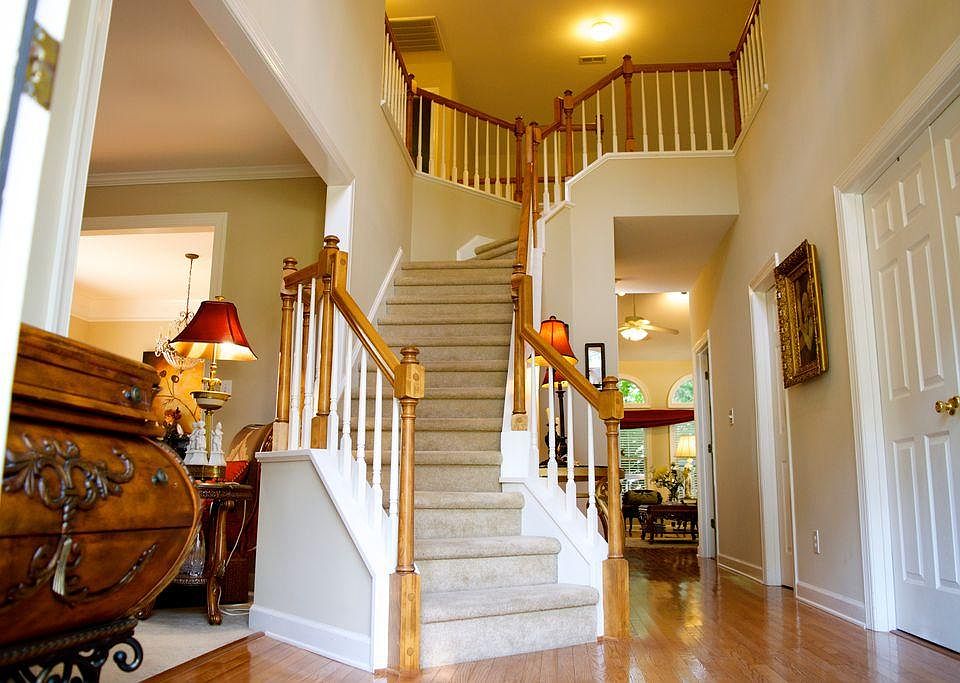 2nd image of 406 Fincastle Dr #1