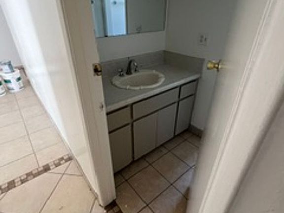 4th image of 699 W Ray Rd APT 5