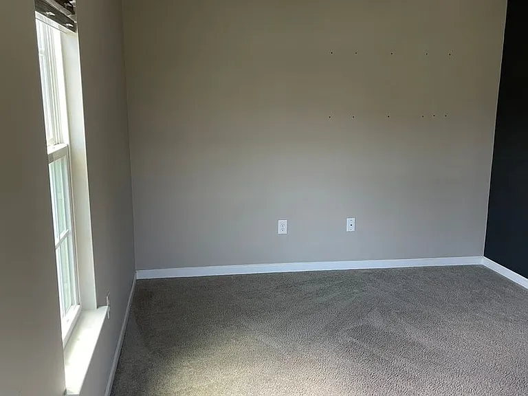 331 S Parkway Dr — Photo 13
