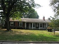 1st image of 935 Canterbury Dr