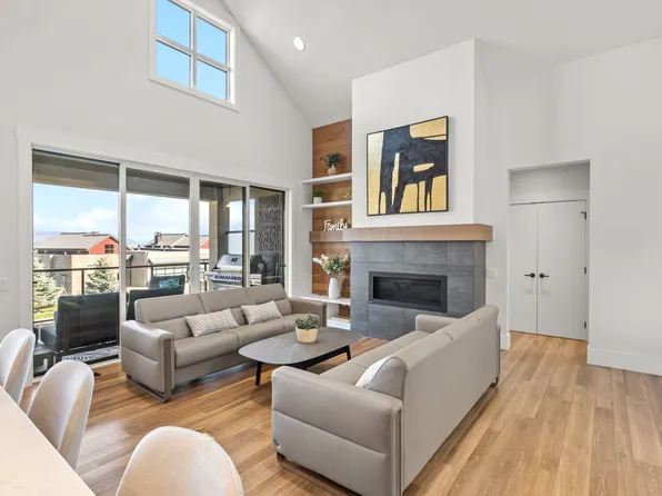 203 Grange Dr, Vernon, BC V1H 2M1