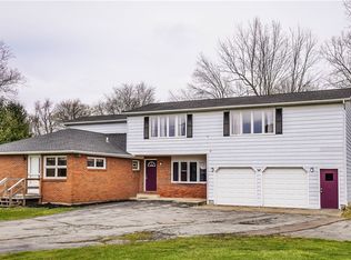 1049 Borden Rd, Depew, NY 14043