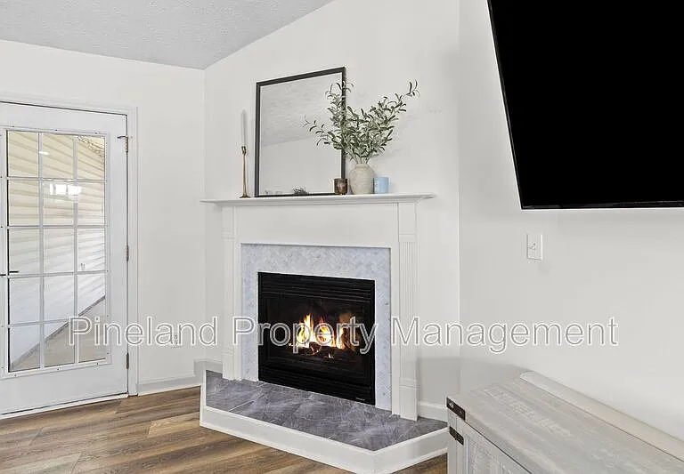 133 Haywood Dr — Photo 9