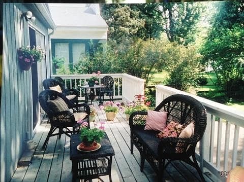 5th image of 209 S Harmony Dr