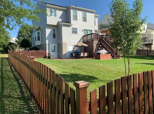 201 Park Gate Dr SE, Leesburg, VA