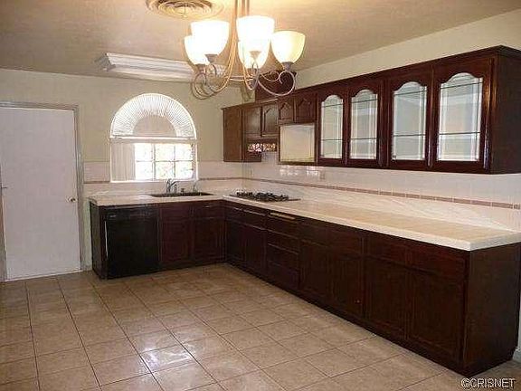 3rd image of 13218 De Foe Ave