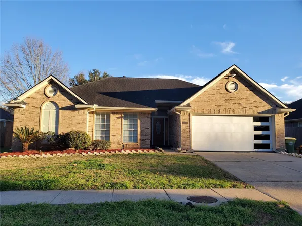 2107 Tower Bridge Rd, Pearland, TX 77581
