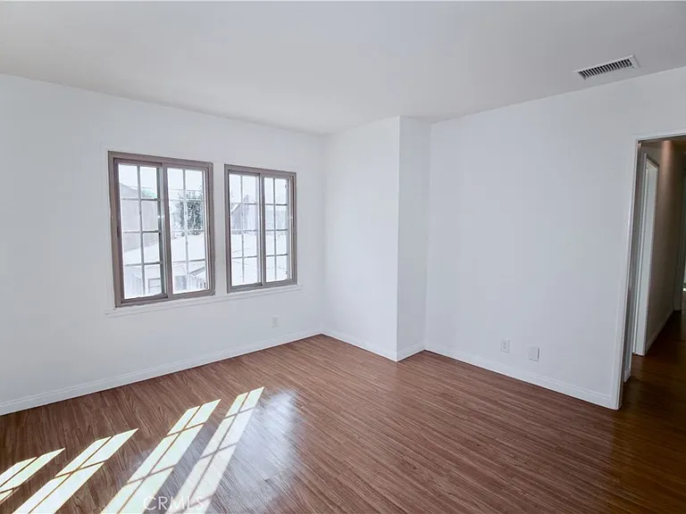 6951 Simpson Ave #12 — Photo 8