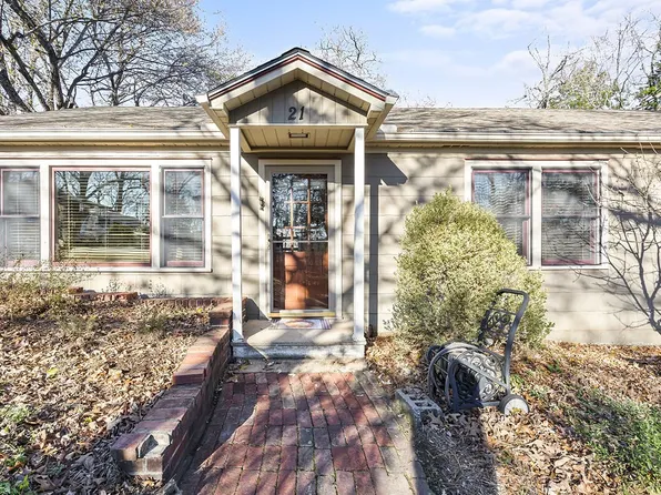 21 Vaughn St, Eureka Springs, AR 72632