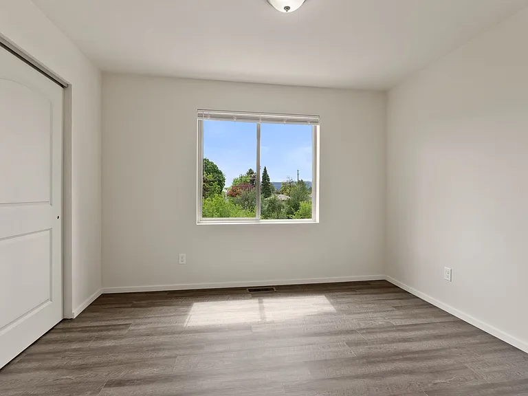 Pence Properties Alki — Photo 10
