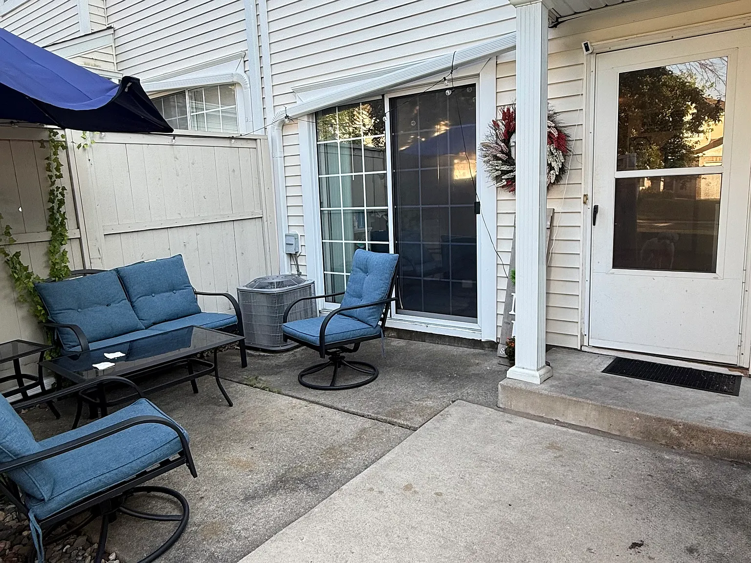 3 bed, 1329 sqft, $2,350 — Photo 1