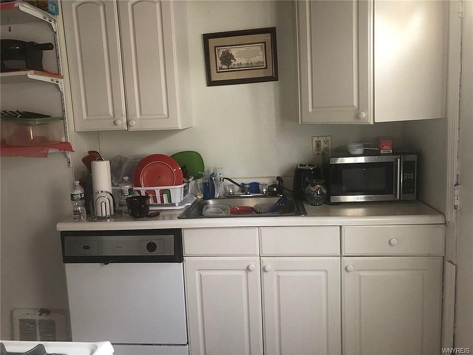 2nd image of 198 Kay St