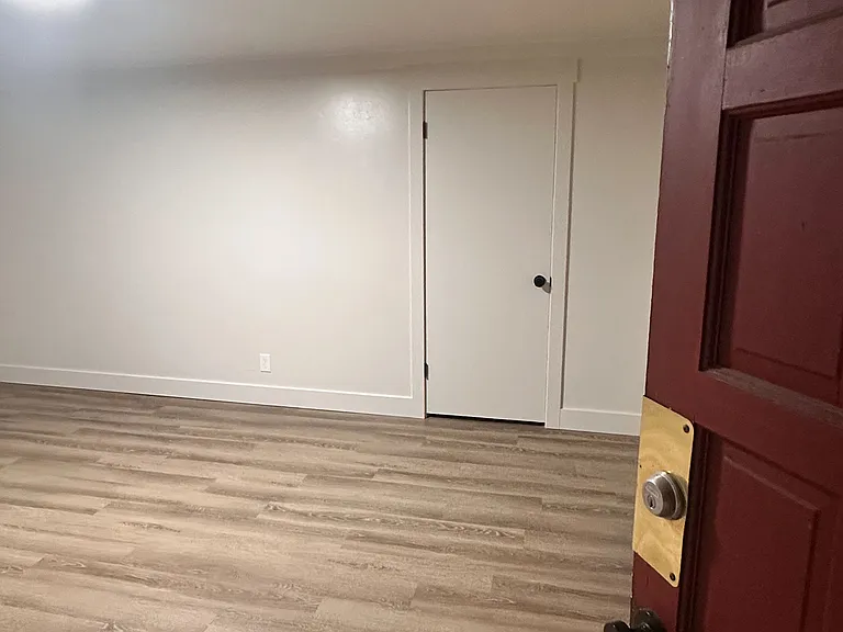 219 E 500 N #3 — Photo 13