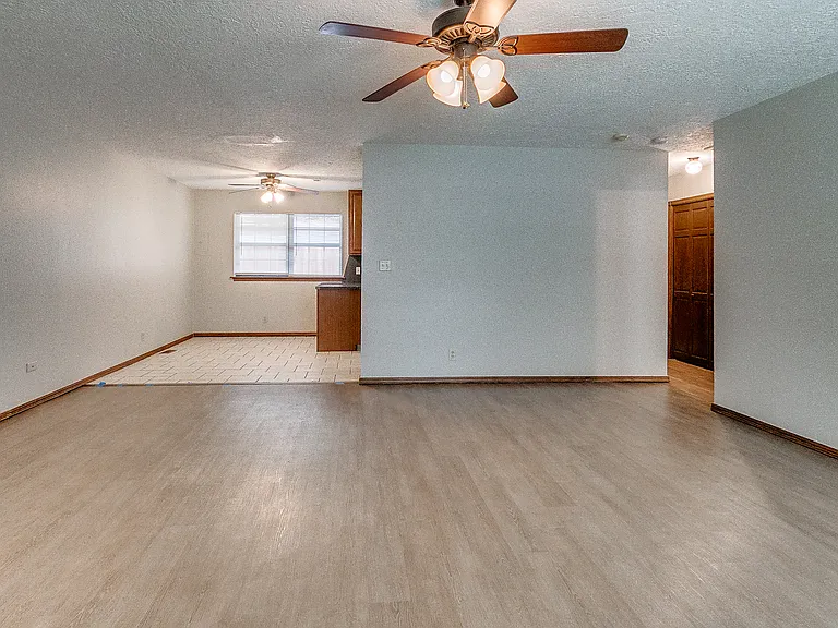 1204 N Crawford Ave #1204 — Photo 4
