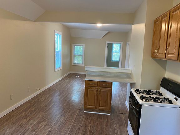 2nd image of 3026 N Buffum St