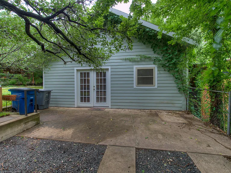 720 Sparks Ave — Photo 22