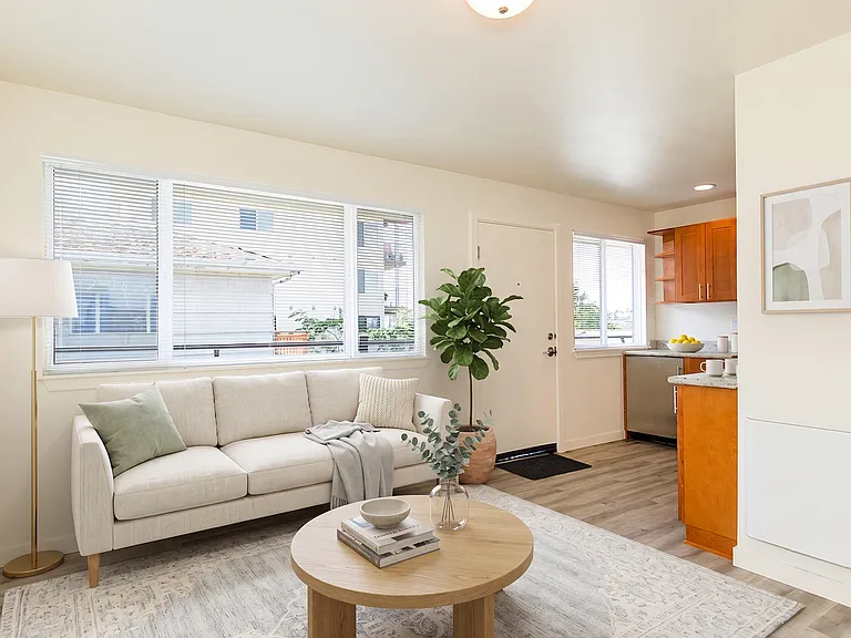 Back Nine Apartments - Located on the west slope of Queen Anne — Photo 8