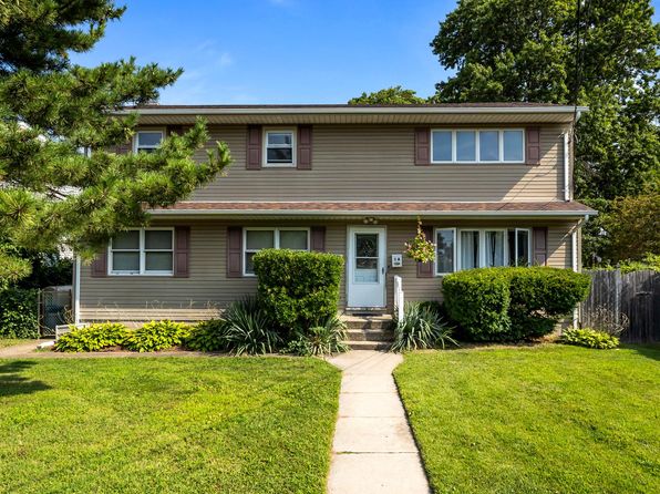 4 Quaker Ct FLOOR 1