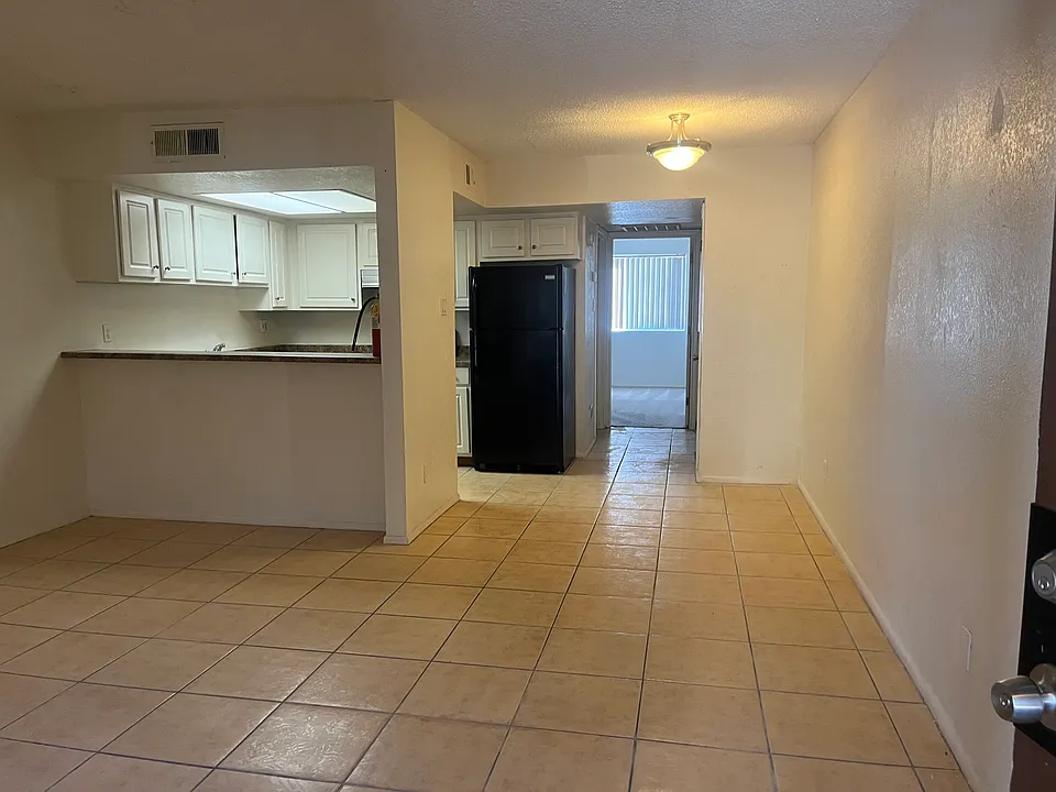 3810 N Maryvale Pkwy #1023