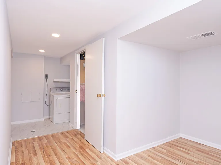 10026 Lorain Ave — Photo 35