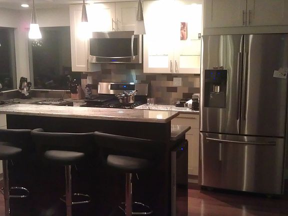 4th image of 22 Leaman Pl