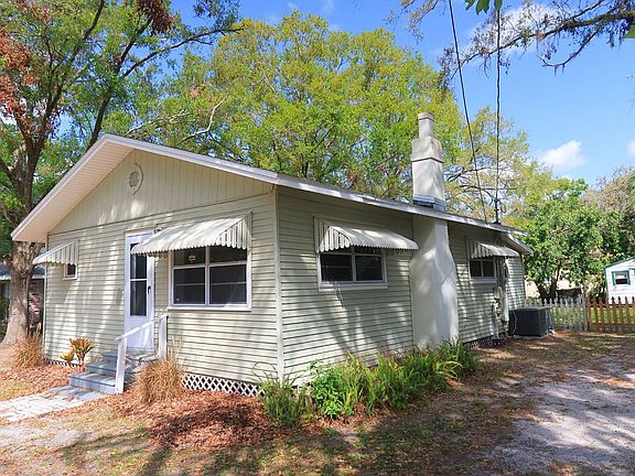 3rd image of 904 E Tomlin St