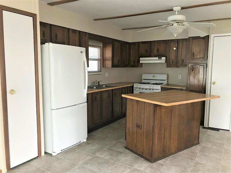 1st image of 38 Crane Lake Dr