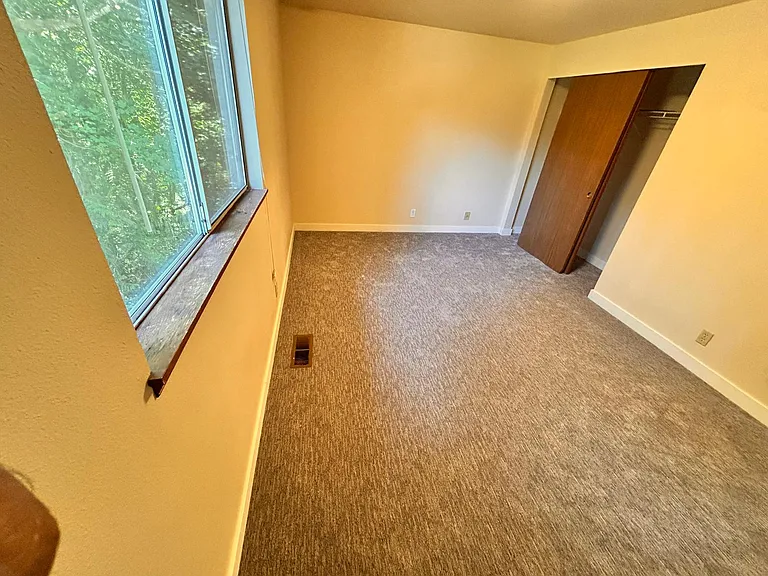 Guest Bedroom #1