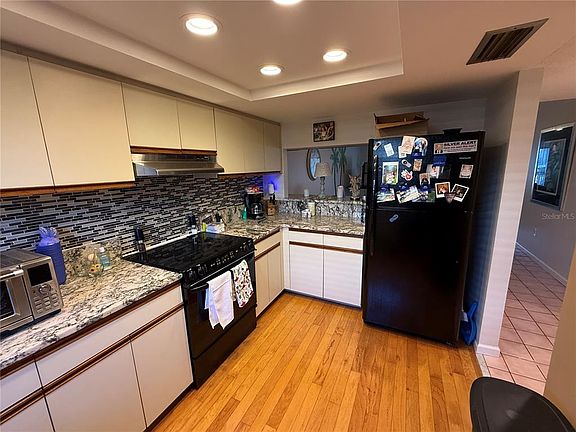 5th image of 259 FENWICK DRIVE #35